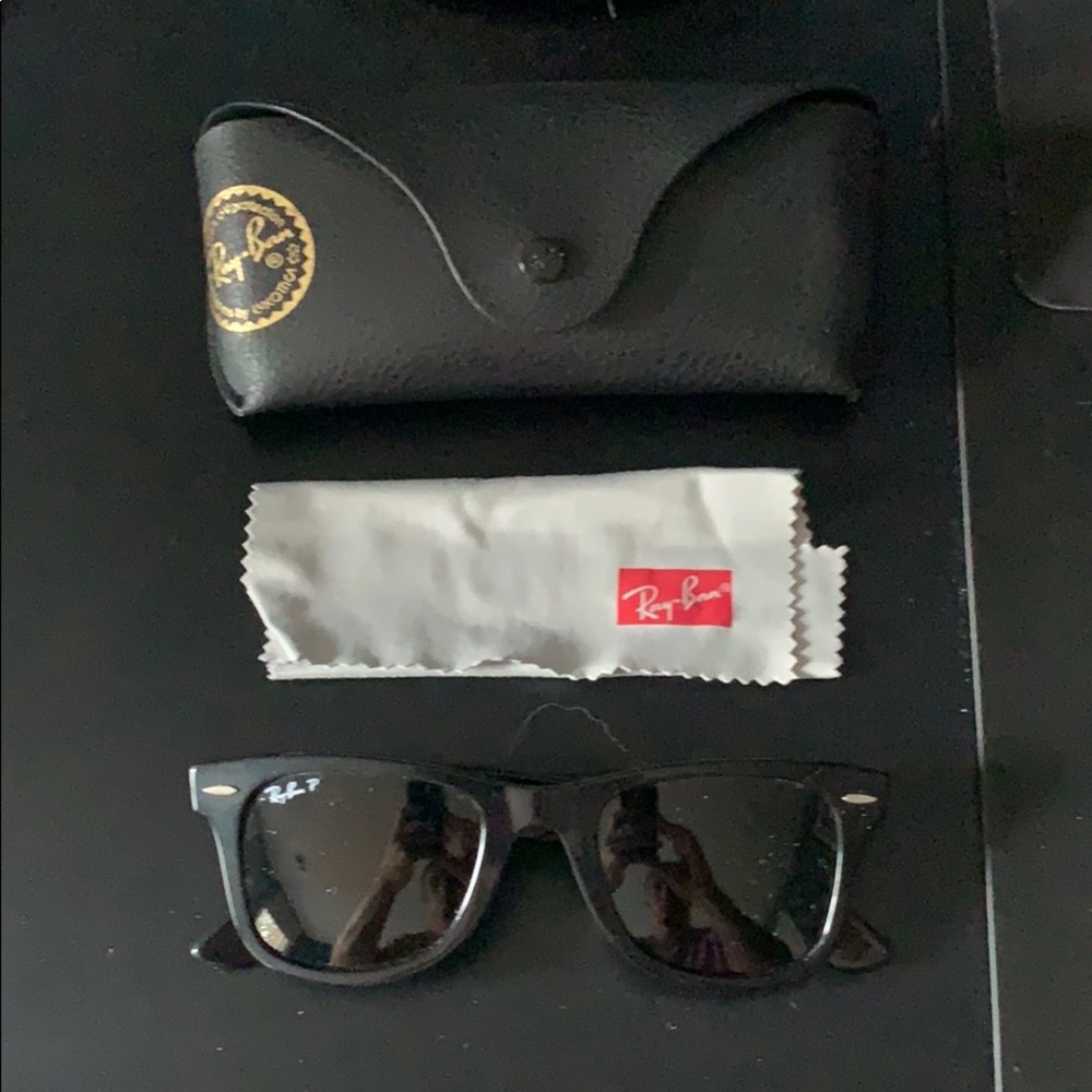 Black Authentic Rayban Wayfarer Sunglasses Uni-Sex